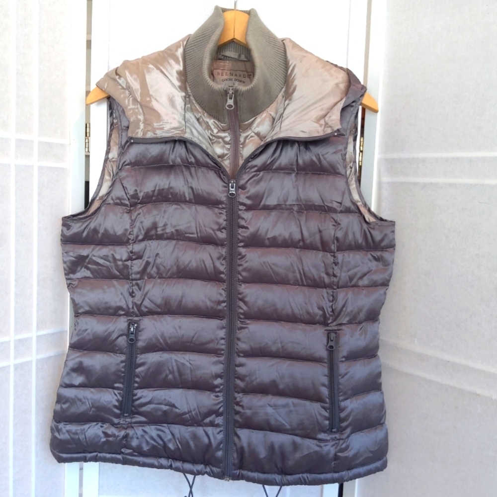 Bernardo quilted gray goose down hooded puffer vest